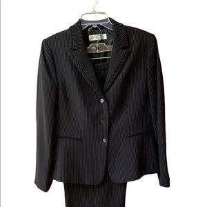 Tahari Black Pinstripe Pant Suit 12P